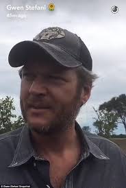 Blake Shelton and Gwen Stefani enjoy a 'day off' at his ranch after his old  tweets resurface