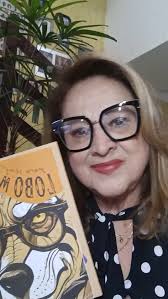 Olha o que a Patrícia Rosas fez nessa releitura de Chapeuzinho vermelho.