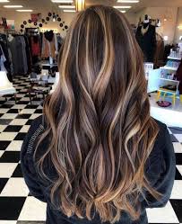 Il creatore dell'acconciatura sulle radici e sulla punta della testa. Come Schiarire I Capelli Scuri 10 Idee Da Non Perdere