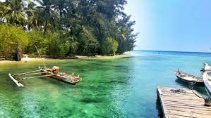 Keindahan danau rawa dapat dilihat dengan jelas dari danau di kaki bukit. Eksotis 7 Wisata Alam Di Banten Yang Wajib Kamu Kunjungi Tahun Ini Guys