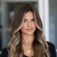 Karen Kwiecinski's Instagram, Twitter & Facebook