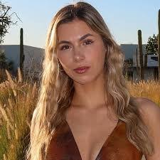 Anna Seidel's Instagram, Twitter & Facebook