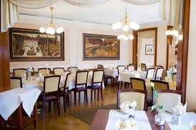 Jahrhundert ließen erfolgreiche leipziger handelsherren auf dem gelände vor der stadtmauer nach dem vorbild französischer könige. Apels Garten Leipzig Menu Prices Restaurant Reviews Tripadvisor