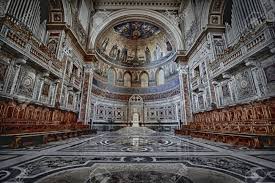 La mujer en la iglesia, acólita y lectora. El Interior De La Iglesia Catolica En El Vaticano Italia Fotos Retratos Imagenes Y Fotografia De Archivo Libres De Derecho Image 42901165