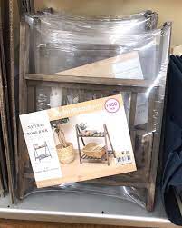 100均パトローラー 森くま はinstagramを利用しています ダイソーおすすめ品 ナチュラルウッドラック 木製折り畳み2段ラック 誰が考えたんだかわかりませんが とっても素敵なラックを発見 diyとか苦手な方や時間がない方におすすめだと感じました ラックが