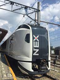 nex 成田express 河口湖駅 こんなところにnexが 当然ホームの長さは足らない 貨車 機関車 路面電車