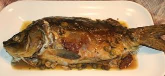 Carpa Al Forno Mediterraner Karpfen Aus Dem Ofen Rezeptin Der Kuche Sardiniens Ganzlich Unbekannt Ist Der Karpfe Karpfen Rezept Karpfen Mediterrane Rezepte