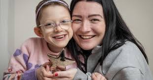 Cancer Research UK: Redditch schoolgirl given award