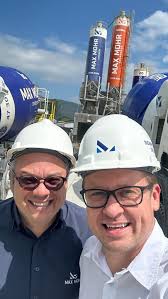 Concretagem de bloco de fundacao de 2000 m3 com adição de gelo e nitrogênio.