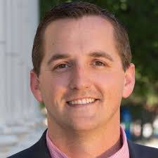 Lynn Maxfield's Instagram, Twitter & Facebook