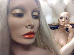 Is there a shop in Maderia for dress-up photos?