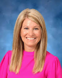 Robin Hummel's Instagram, Twitter & Facebook