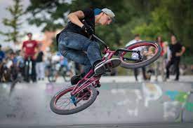 Bmx began when young cyclists appropriated motocross tracks for recreational purposes and. Bmx Wikipedia
