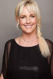 Environmental activist Erin Brockovich is featured speaker at University of  Mount Union