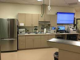 Veterinarian In Lake Oswego Or Usa Clinic Tour Veterinary Clinic Veterinary Pet Clinic