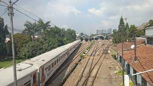 Maybe you would like to learn more about one of these? Jalur Kereta Api Di Bandung Yang Rencananya Direaktivasi Buatan Belanda Langsung Ke Tempat Wisata Tribun Jabar