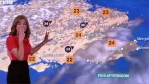 Aynı zamanda bbc news at six 'de düzenli bir tahmincidir ve daha önce bbc breakfast. Watch Hilarious Moment Weather Girl Can T Control Her Laughter On Live Tv Daily Star