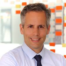 Quién es Javier Hombría?