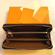 Les femmes ont tendance à se focaliser sur les versions un peu plus conséquentes. Acheter N60017 Designer De Luxe Zippy Long Portefeuille Femme Femme Femme Portefeuille Marron Mono Gram Chancheurs Cuir Verifiez Portefeuille Plaid Livraison Gratuite Qaulity De 15 24 Du Lufengliu Fr Dhgate Com