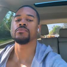 Erika Love (@JourniHumbleB)