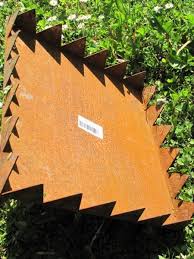 Trittplatte Oder Wegplatte Aus Metall Fur Den Garten Garten Edelrost Garten Deko
