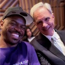 Dean Jack H. Knott and Xavier “X” Jernigan, the voice of Spotify's AI DJ  and a proud alum of NYU Steinhardt's Music Business program (MA '04),  welcomed incoming undergraduates earlier this month.