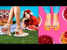 The national enquirer talked to fashion insiders and some dedicated foot fetishists for their own takes on showbiz's worst offenders when it comes to taking off shoes. Top 10 Sexiest Celebrity Feet Agaclip Make Your Video Clips