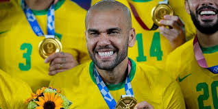 Brazil had won gold in either men's or women's indoor volleyball in four straight olympics, with the men claiming the title in 2004 and 2016 and the women in 2008 and 2012. Lk6kxooezp1scm