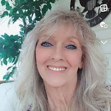 Colleen Morrill's Instagram, Twitter & Facebook