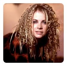 The box braids that are striking the internet now were a cool african american 90s hairstyle! 60 Epic 90 S Hairstyles That Are Now Making A Comeback
