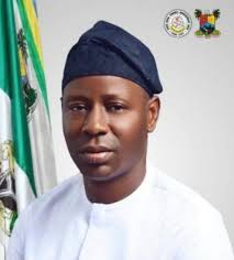 ⏰ 𝟏𝟗:𝟎𝟎