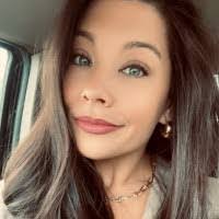 Skye Davis's Instagram, Twitter & Facebook