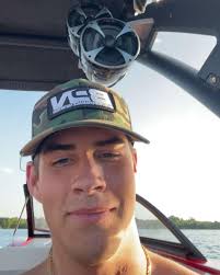 Travis Gilmore's Instagram, Twitter & Facebook