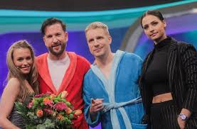 Sänger michael wendler (l) und moderator oliver pocher liefern sich ein duell. Pocher Vs Wendler Wunderbar Seicht Unterhaltung Stuttgarter Nachrichten