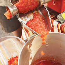 Sauce Tomate Avec Tomates Fraiches Et Machine Ricardo Recipe Plum Tomatoes Tomato Menu