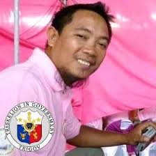 MAV GONZALES, SUSUBUKAN ANG TRABAHO NG MGA BATANG SUMISISID SA PUTIK. Sa  dokumentaryong ito, inalam ni Mav Gonzales kung kaya niya ba ang trabaho ng  mga batang maglalapok o sumisisid sa putik.