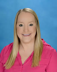 Amanda Acton's Instagram, Twitter & Facebook