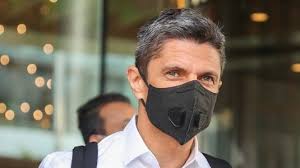 Born 17 february 1969) is a romanian professional football coach and former player. Echipa Lui RÄƒzvan Lucescu A Fost RetrasÄƒ Din Liga Campionilor Asiei SituaÅ£ie IncredibilÄƒ In Ultimul Meci RÄƒzvan Lucescu A BÄƒgat Doar 9 JucÄƒtori Pe Teren