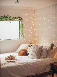 Une guirlande lumineuse en tête de lit. Guirlande Lumineuse En Deco Nos 17 Idees Pour Un Interieur Tendance Deco Murale Chambre Deco Chambre Deco Chambre Coconing