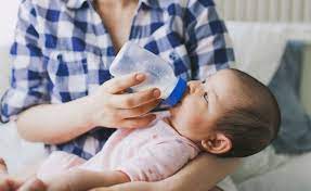 Best Positions To Bottle Feed Your Baby Kiddocare