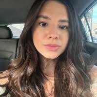 50+ perfiles de «Avolio»