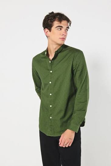 Camisa Verde Oscura Con Cuello Nerú Y Estampados L Verde Oscuro