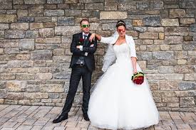 Was bei der liedauswahl beachtet der ablauf der ihrer kirchlichen trauzeremonie sollte zumindest ein lied enthalten, das gemeinsam mit allen hochzeitsgästen gesungen wird. Hochzeit Auf Der Steinburg Wurzburg Clipmanufaktur Emotion