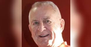 Robert Casper's Instagram, Twitter & Facebook