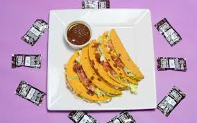 Add the oil, onions, chili flakes and salt to a large, shallow pan. Copycat Taco Bell Diablo Sauce