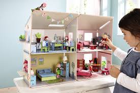 De little friends begeleiden kinderen bij het opgroeien en het verwerken van hun ervaringen. Super Sweet Colorful And Bendable Little Friends From Haba Are Buddies All Through Childhood Because Doll House 3 Piece Living Room Set Dollhouse Furniture