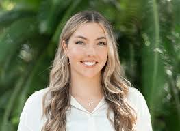 Lesley Perez's Instagram, Twitter & Facebook