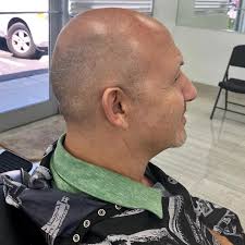 Say hello to my new Cubano friends!😂They cut me up real good these young  barbers in Florida! Best service of haircut ever received!