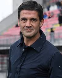 Cristian Chivu » Record by referee