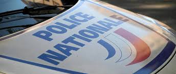 Tribunal de grande instance) et en tant que représentant du ministère public : Une Collegienne Mise En Examen Apres Avoir Agresse Son Professeur Avec Un Couteau Le Point